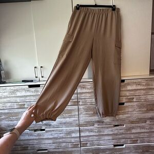 🤎 Meg & Margot Tan Cargo Jogger Pants Elastic Waist Bungee Hem